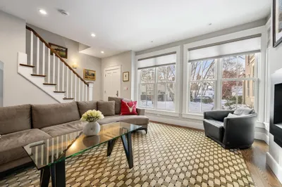 4 Brattle Cir #4 1