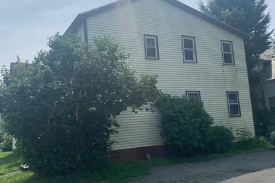 124 Davis St 1