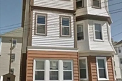 202 Brook St #2