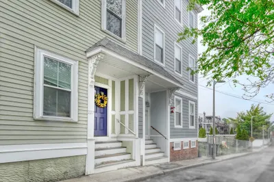 227 Bowen Street #1
