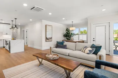 16 Franklin Street #1303 1