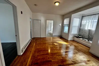 3-5 Woodbine St #1 1