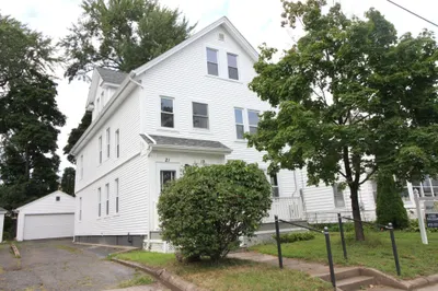 19-21 Thomas Ave 1