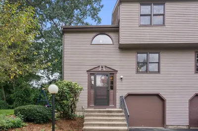 8 Deerfield Ct #8 1