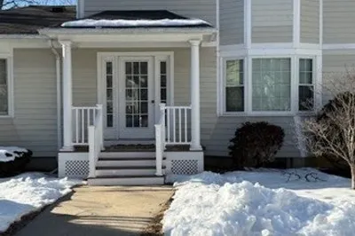 32 Beach Street #2