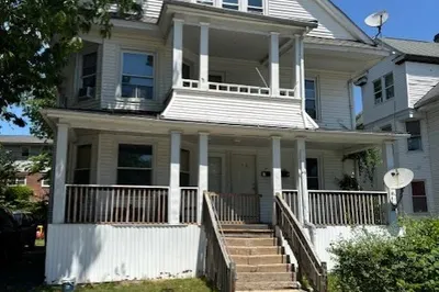 50-52 Windsor St 1