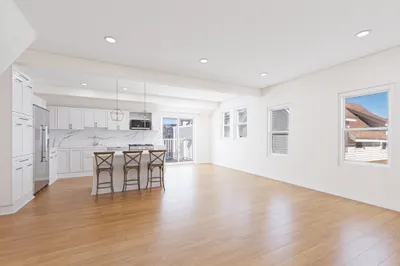 158 Shirley St #2