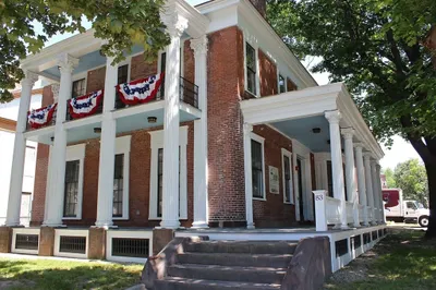 83 Maple St 1