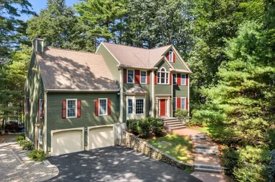 10 Carriage Ln 1