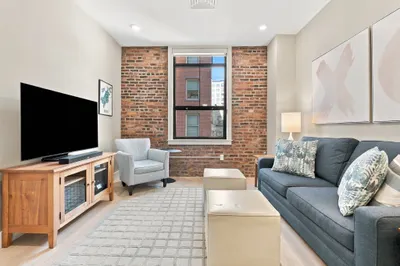 121 Portland St #302 1