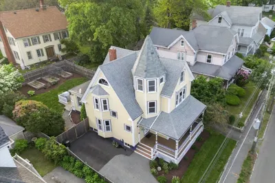 37 Chestnut St 1