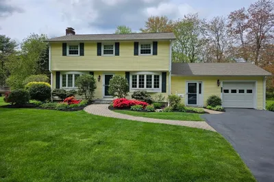 27 Harvey Ln