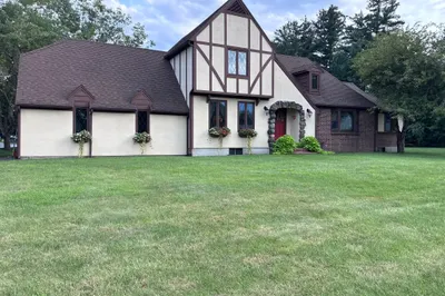 6 Old Homestead Road 1