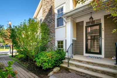 54 Parkview St 1