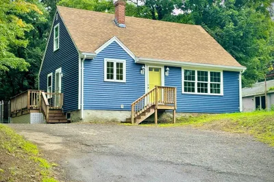 128 Main St 1