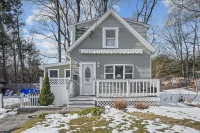 26 Railroad Avenue