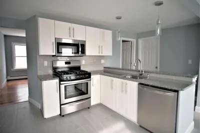 211 Jefferson Ave #2