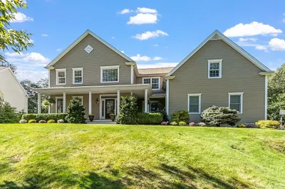 4 Brookside Rd 1