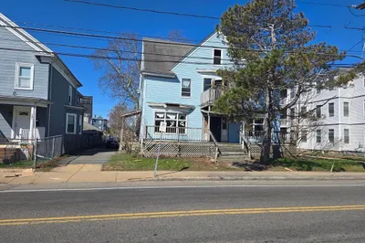 977 Warren Ave