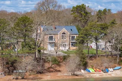 251 Lakeside Drive 1