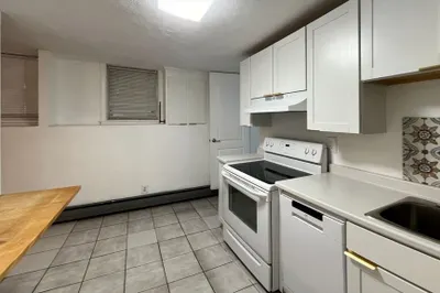 146 Linden St #Apt A