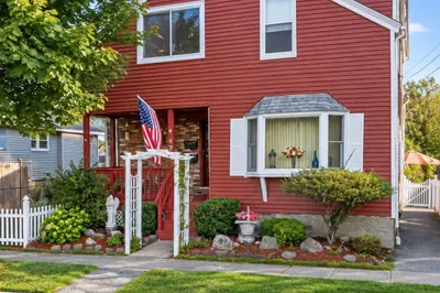 47 Edgewater Ave #2 1