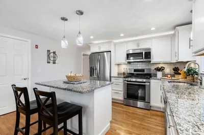 127 Bartholomew St 1
