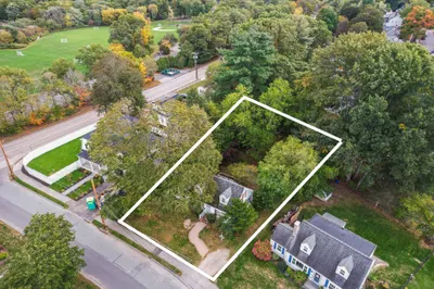 2 Eisenhower Ave 1