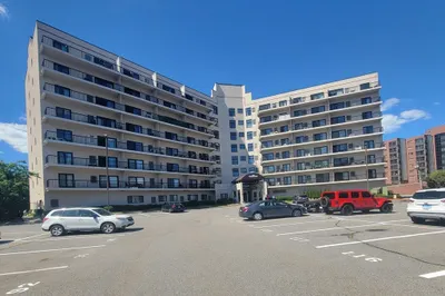 133 Commander Shea Blvd #504