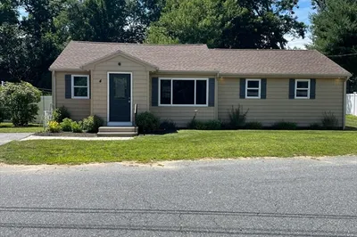 4 Montgomery Drive 1