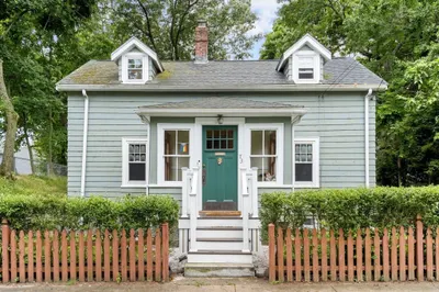 73 Mount Hope St 1