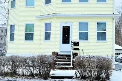 36 Saint Jospeh Ave #2