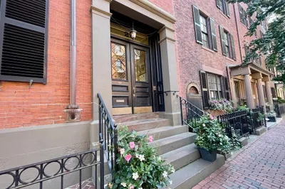 26 Mount Vernon St #4F