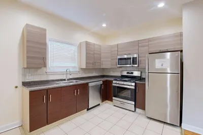 7 Estella St #2