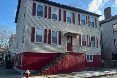 148 Maxfield St #1E 1
