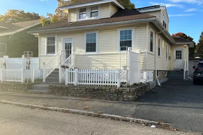 207 Nilsson St 1