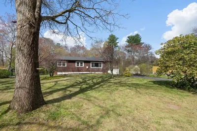 21 Warren Rd