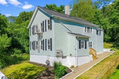 409 Crescent St 1