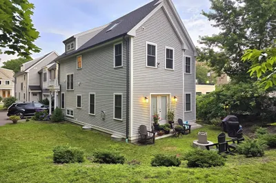 18 Prentiss St #18 1
