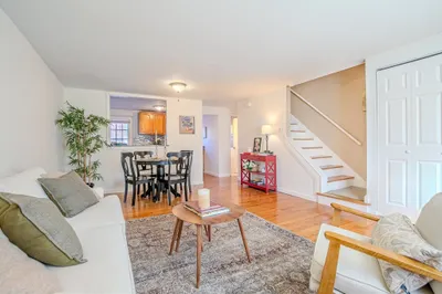 156 Kingston St #156 1