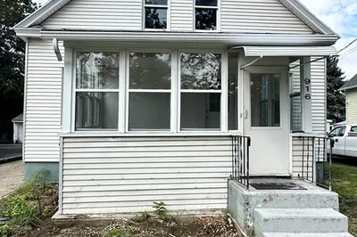 916 Granby Rd