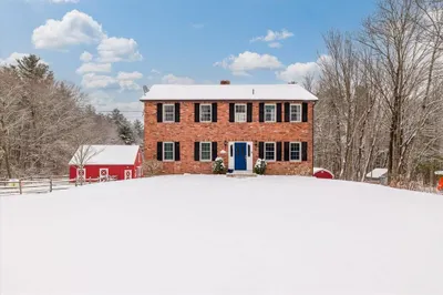 215 Podunk Rd 1
