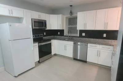 81 Walnut St #3 1