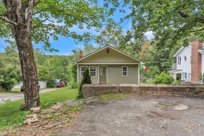 92 Stafford Holland Rd