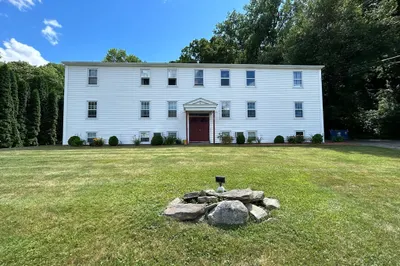 17 Southbridge Rd #4