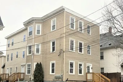 542 Bay St 1