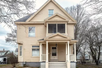 12 Woronoco Avenue