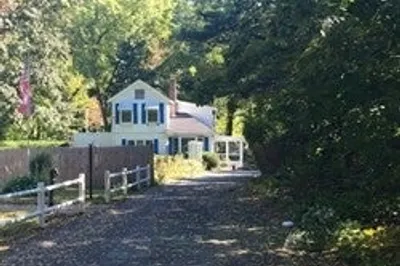 8 California Lane