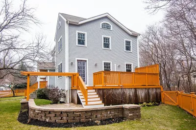 8 Horn Pond Brook Rd 1