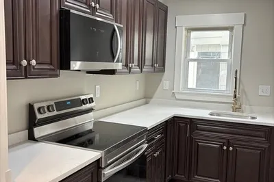 22 Pleasant St 1